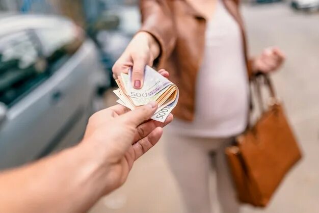 Деньги на первом месте: найдено 85 изображений