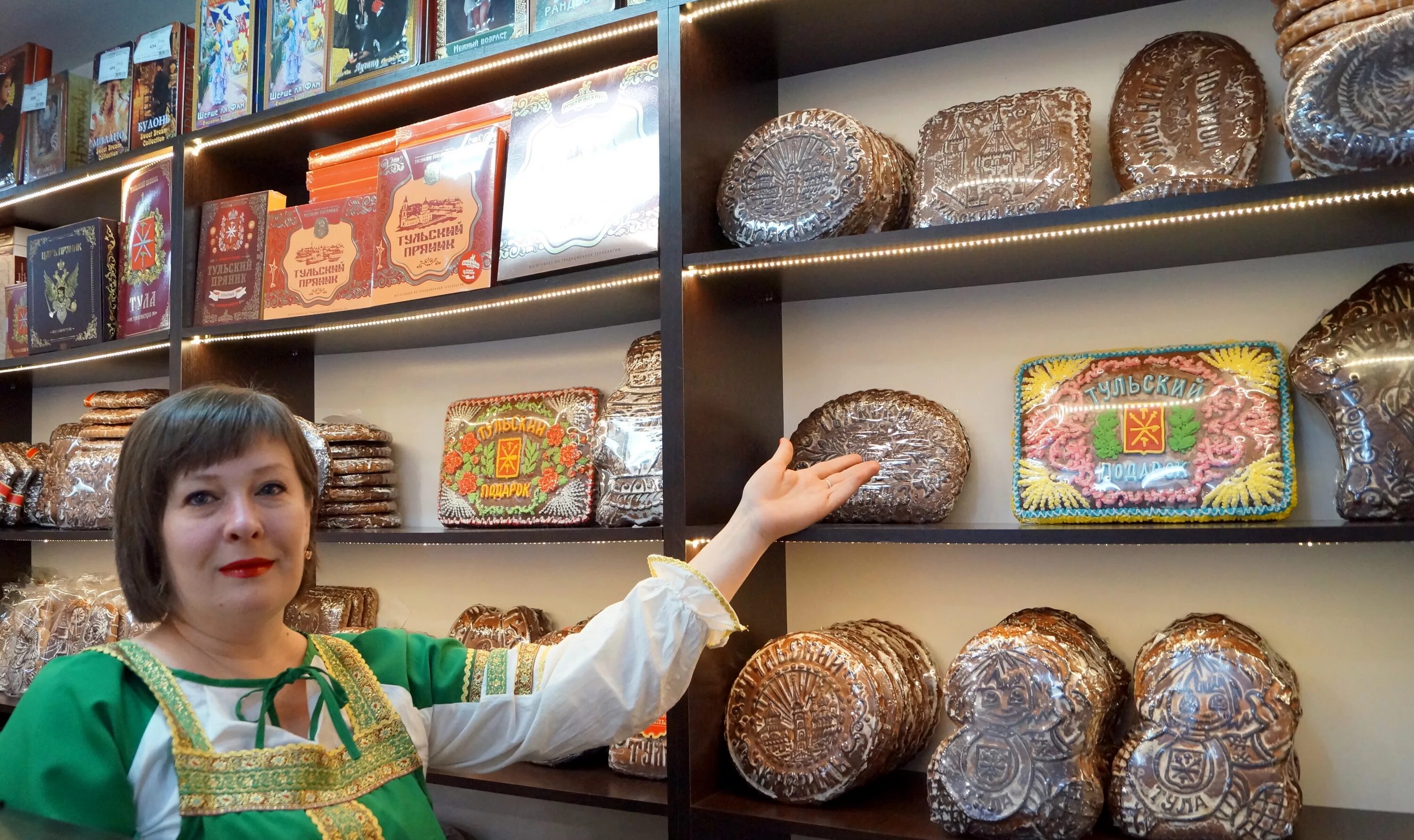 тульские сувениры. музей тульский пряник экспозиции. сувениры из тулы. тульские сувениры. сувенир тульский самовар.