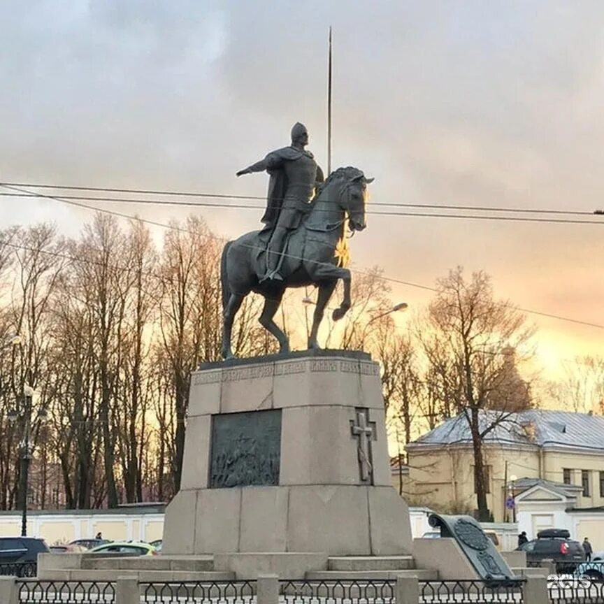 Памятник александру невскому в петербурге. Памятник князю Александру Невскому в Санкт-Петербурге. Памятник Александру Невскому в Санкт-Петербурге 2002.