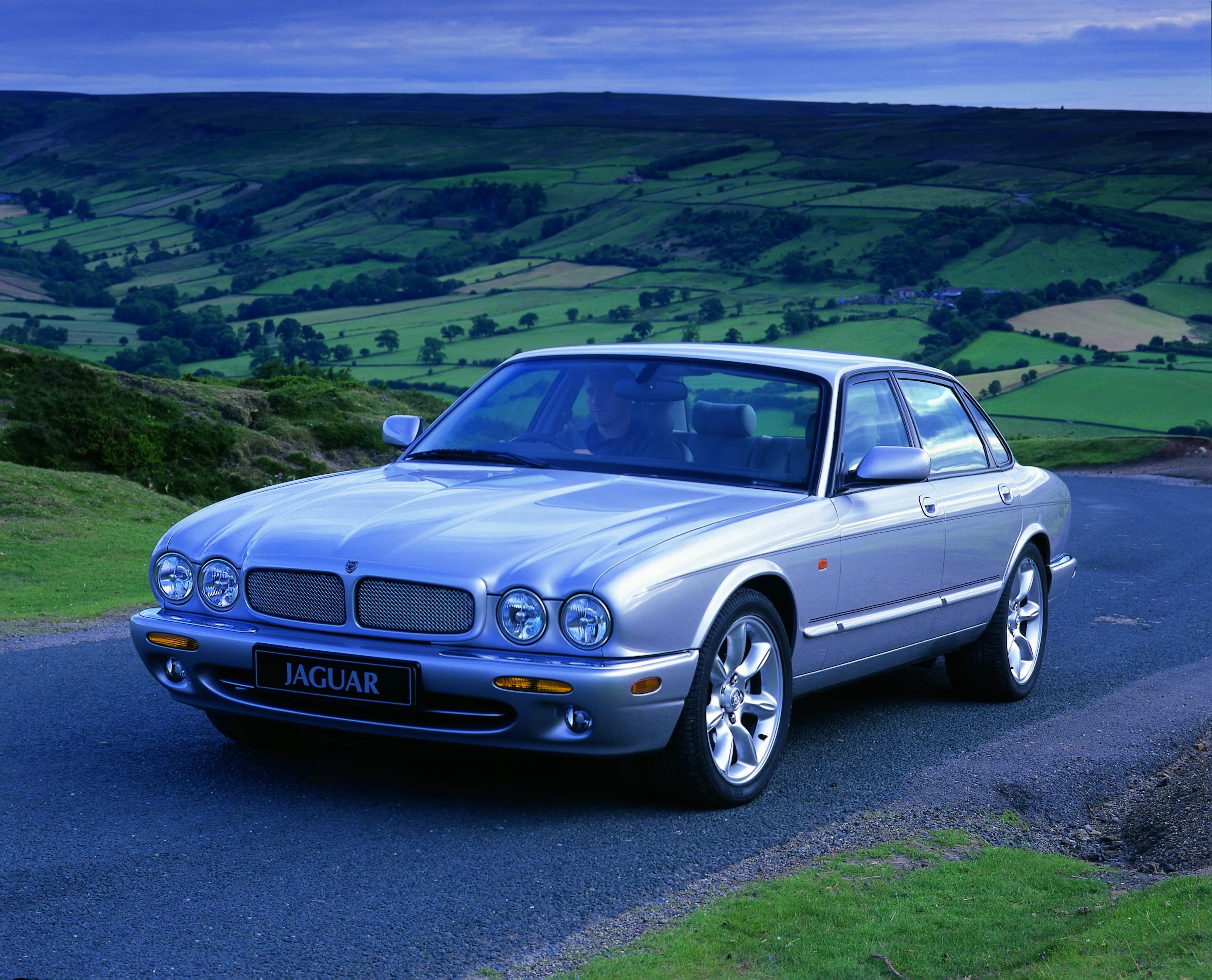 Ягуар машина. Jaguar xjr x308. jaguar xj 2003. ягуар xjr 2003. jaguar xj 1997.
