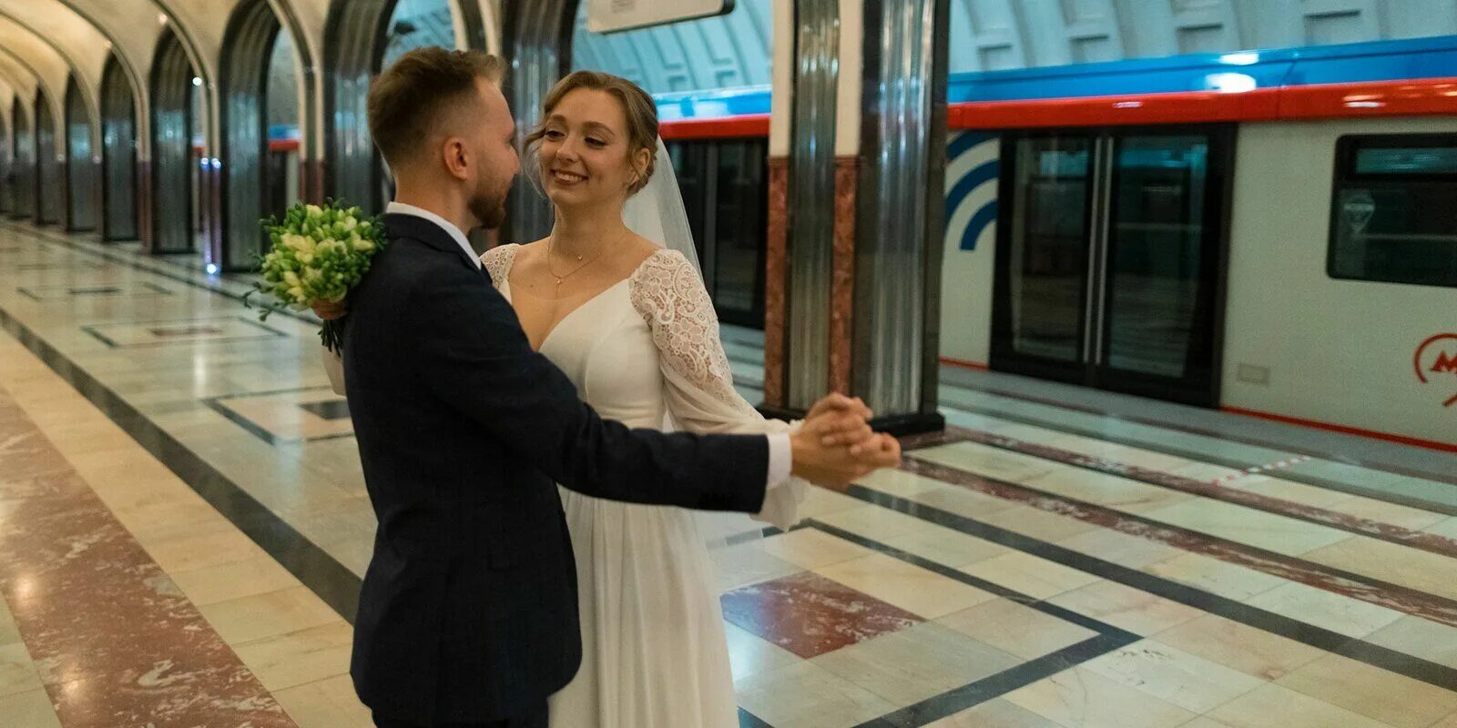 Адрес счастья. Адреса счастья регистрация брака. Рэдиссон флотилия свадьба. Адреса счастья регистрация брака. Свадьба в метро маяковская.