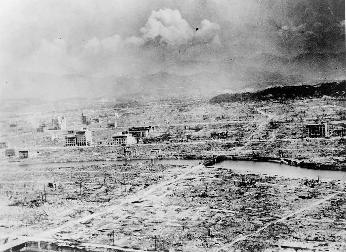 Нагасаки после ядерного взрыва. Ядерный взрыв в Японии Хиросима Нагасаки 1945.