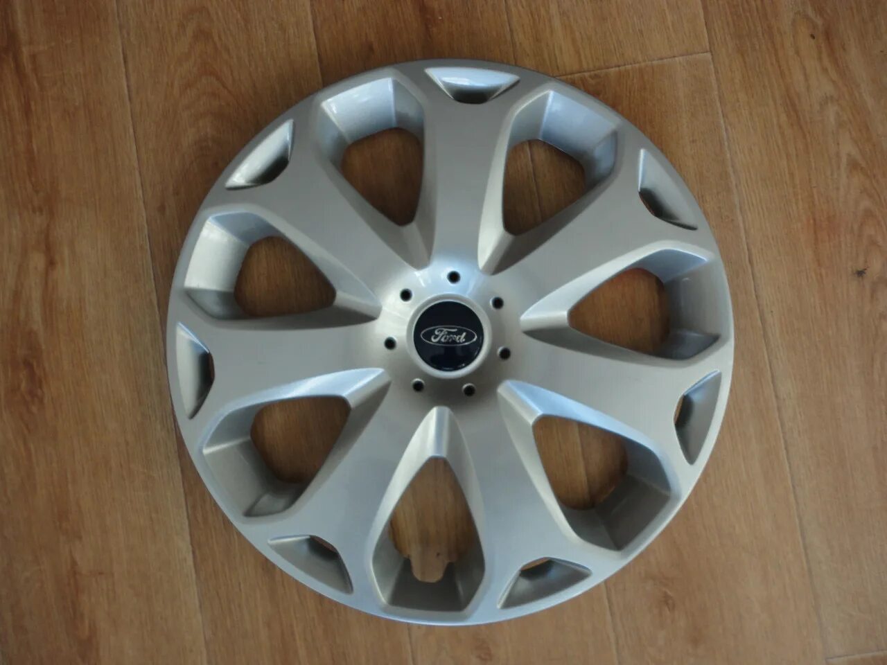 Am51-1000-ba колпак форд ford r16. оригинальные колпаки фокус. оригинальные колпаки фокус. колпаки форд р16. колпаки на форд фокус 3 r16 оригинал.