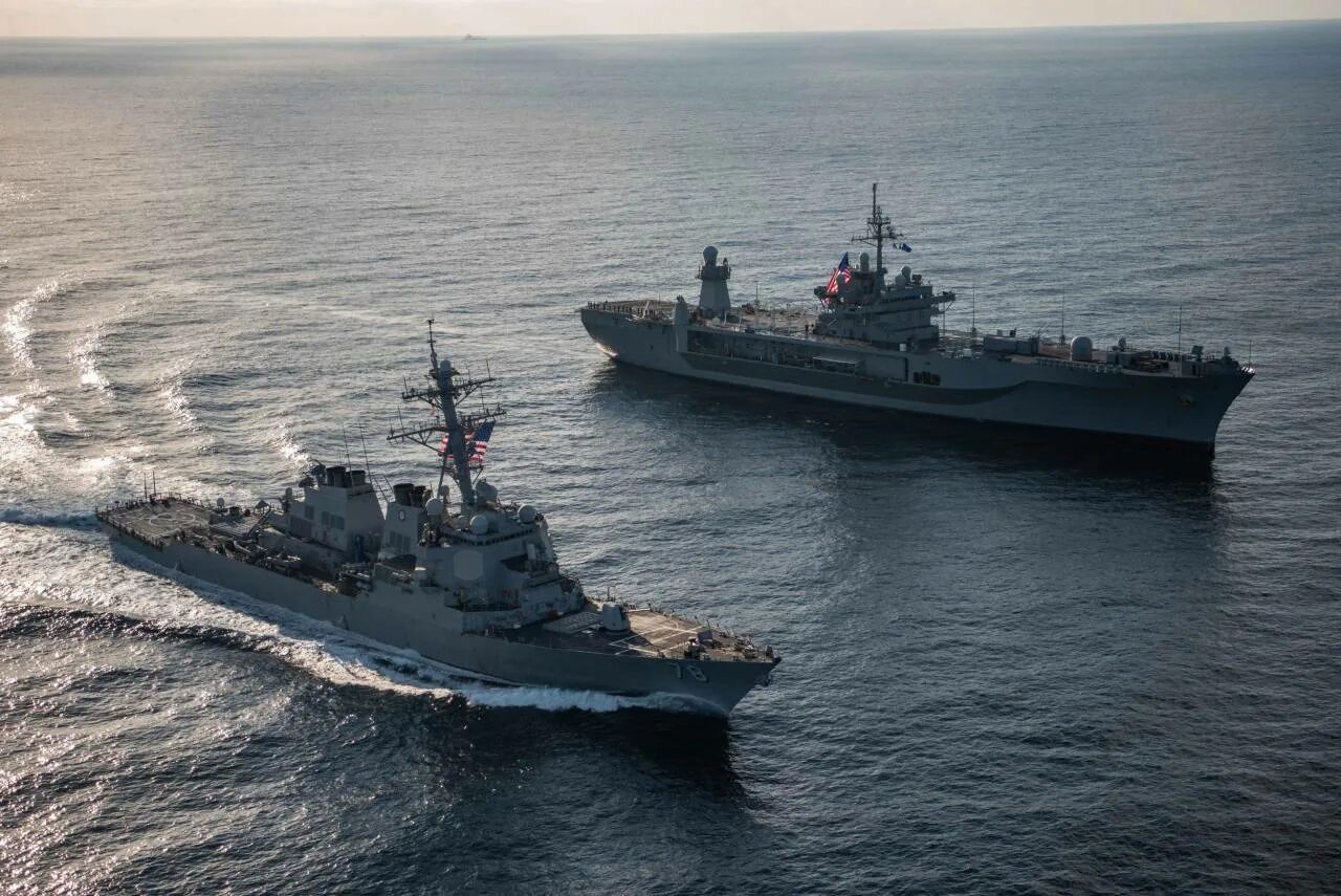 Корабль USS Mount Whitney (LCC 20). Флагман 6 флота Маунт Уитни. Флагман 6-го флота США LCC-20 USS Mount Whitney. Маунт Уитни корабль. Военная операция флота