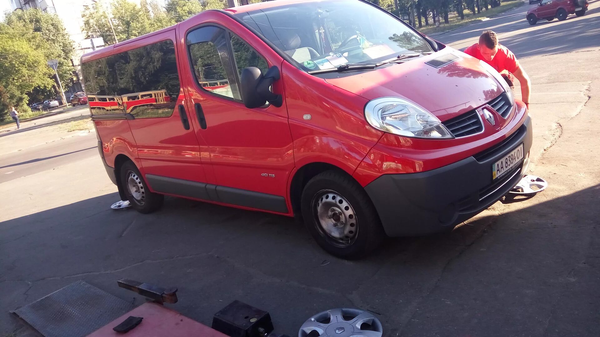 Трафик купить россии. Рено трафик 1195. Renault Trafic 2.0 vozduhamer. Renault Trafic колеса. Renault Trafic на 18 колесах.