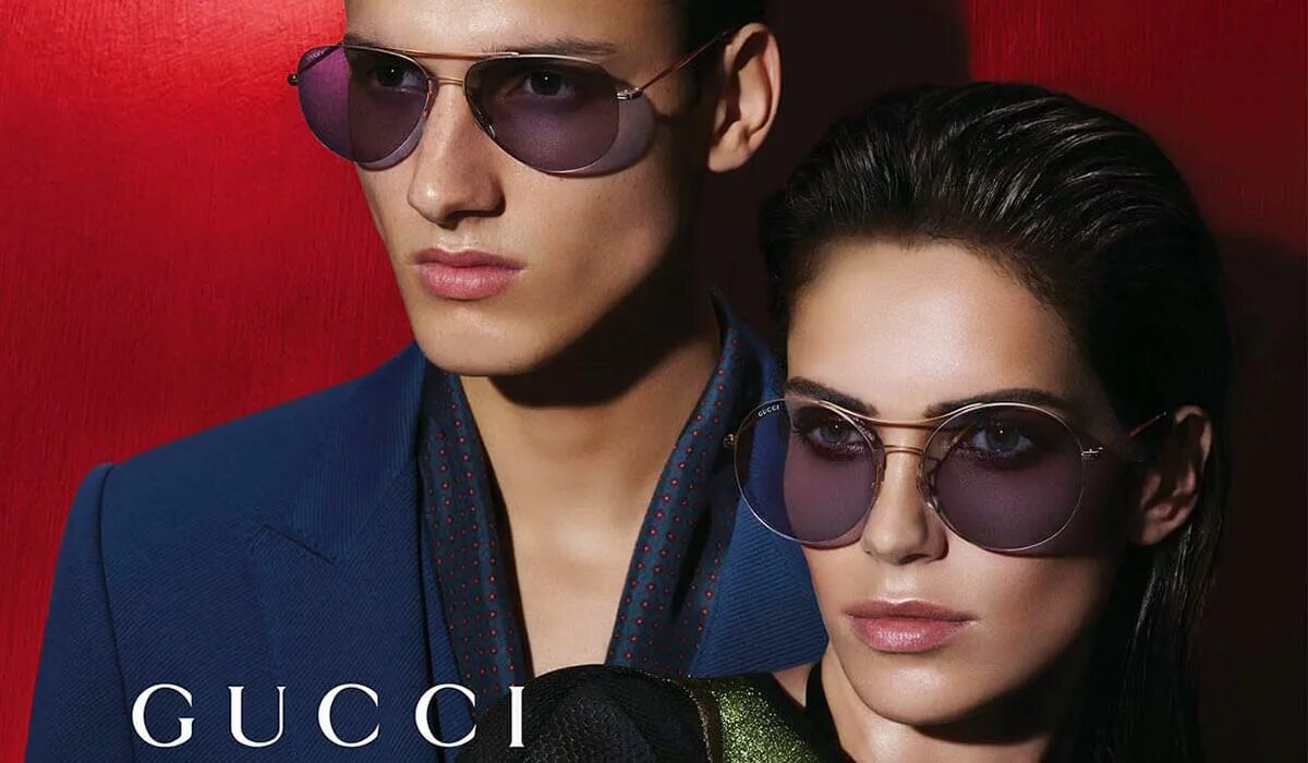 парень в женских очках. Gucci fashion eyewear 2022. семья в очках. парень и девушка в солнцезащитных очках. реклама очков.