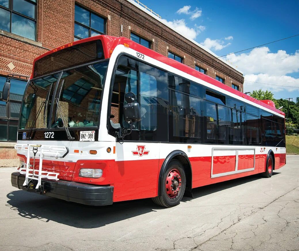 Автобус 7 т. Buses Toronto TTC. Дизельный автобус. Канадские автобусы TTC внутри. Автобус Торонто-Нью.