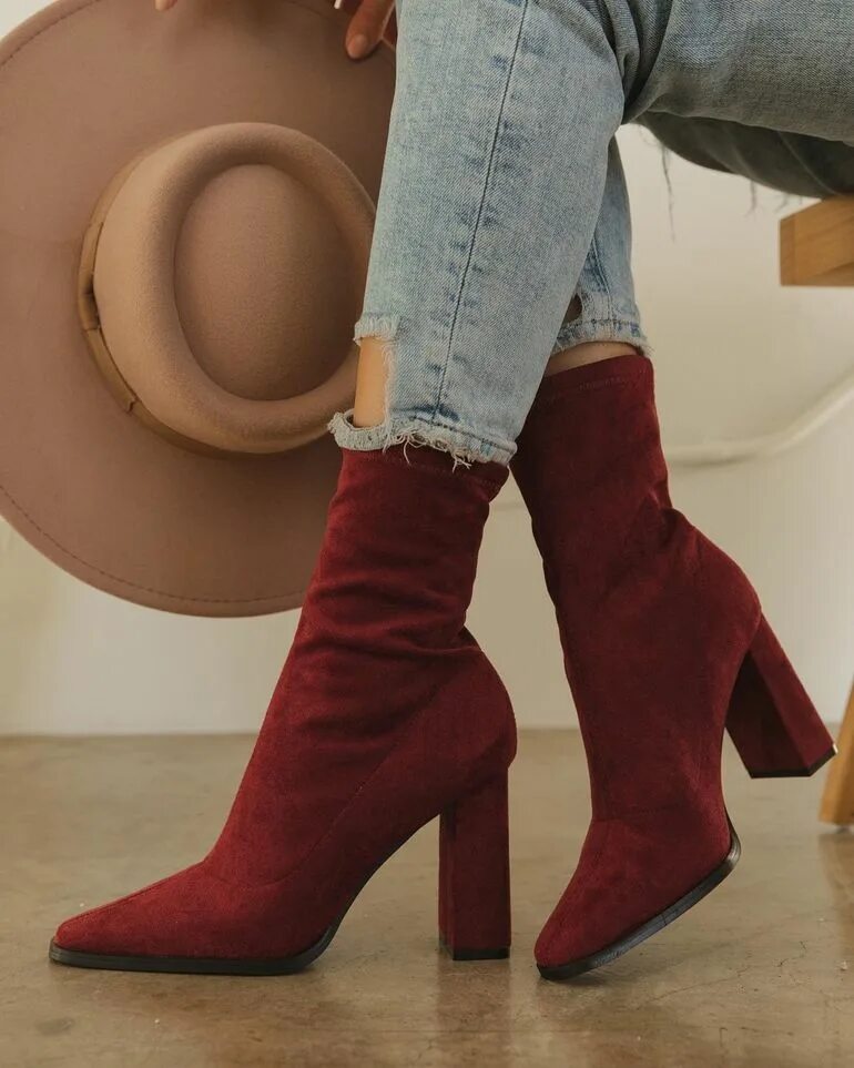 Женские осенние ботинки 2022-2023. 021070r0. Corsocomo обувь 2022 ботильоны женские. Ash dafne женские ботильоны. Ботильоны 2024.