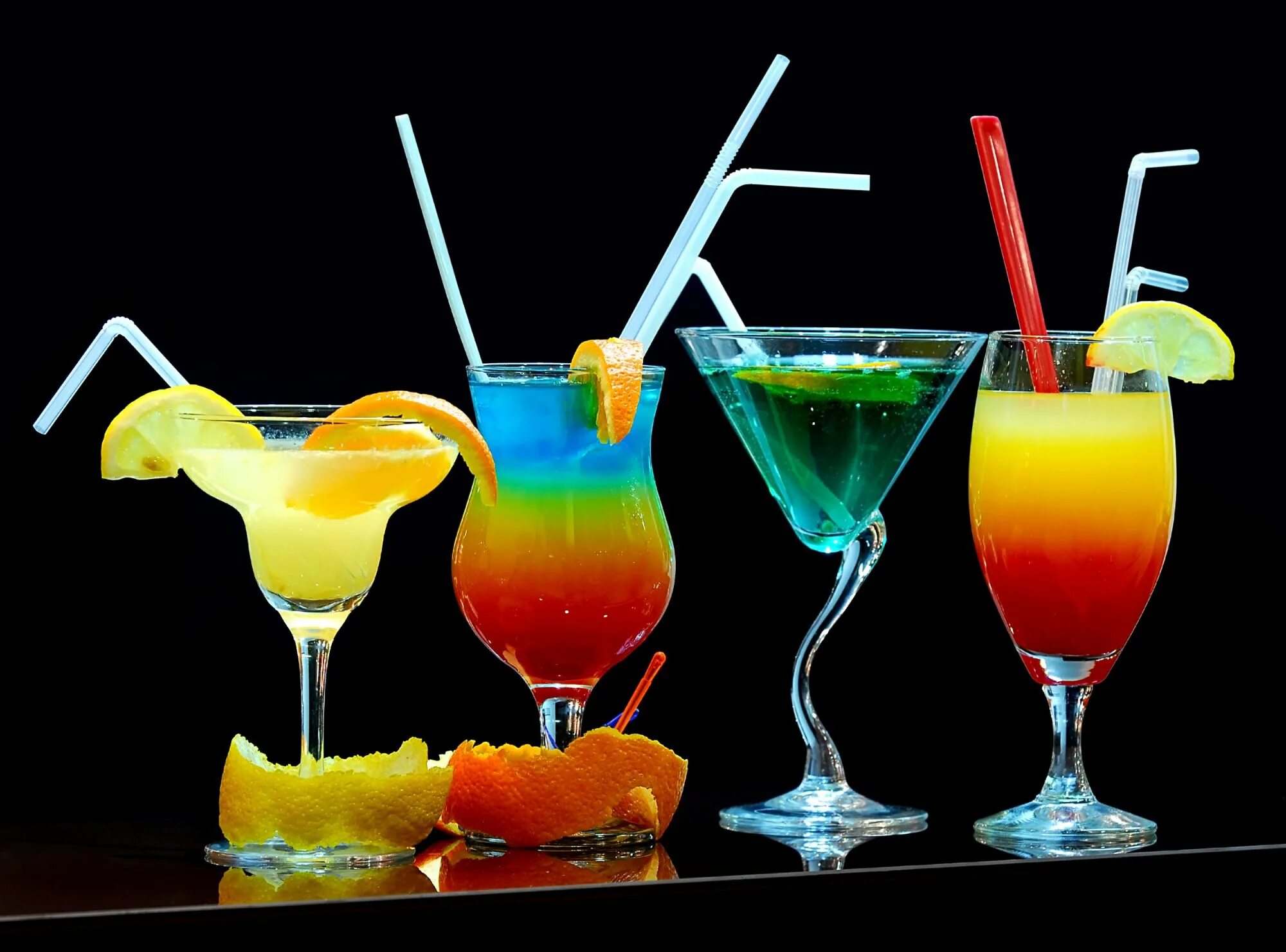 Красивые коктейли. Цветные коктейли. Красивые алкогольные коктейли. Разноцветный коктейль алкогольный. Где попить коктейль