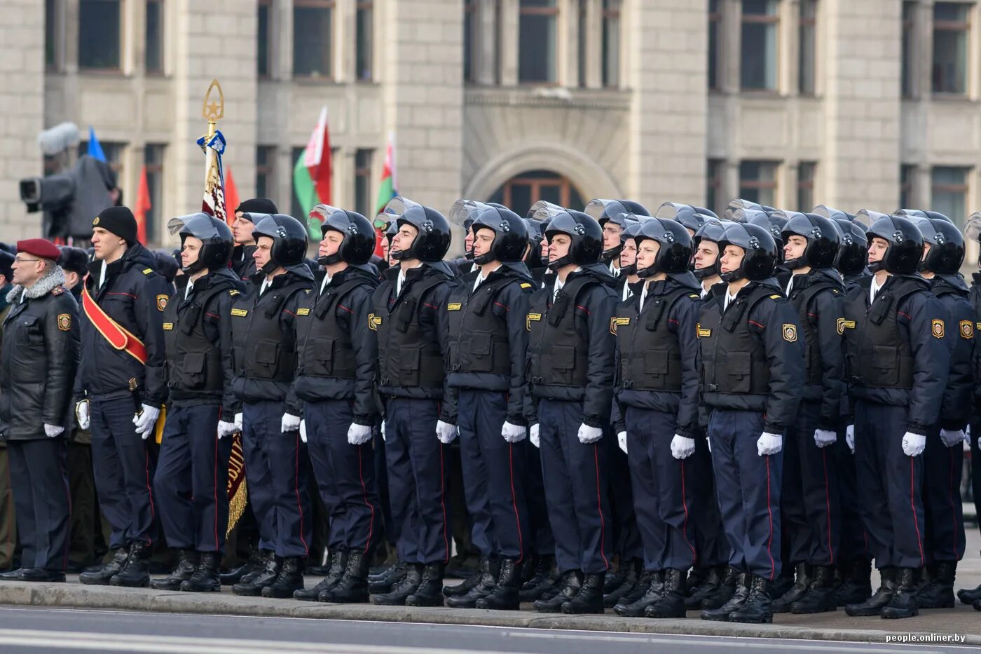 Милиционер беларусь. Милиция МВД Белоруссии. Полицейские на параде. Полиция России. Милицейская форма Белоруссии.