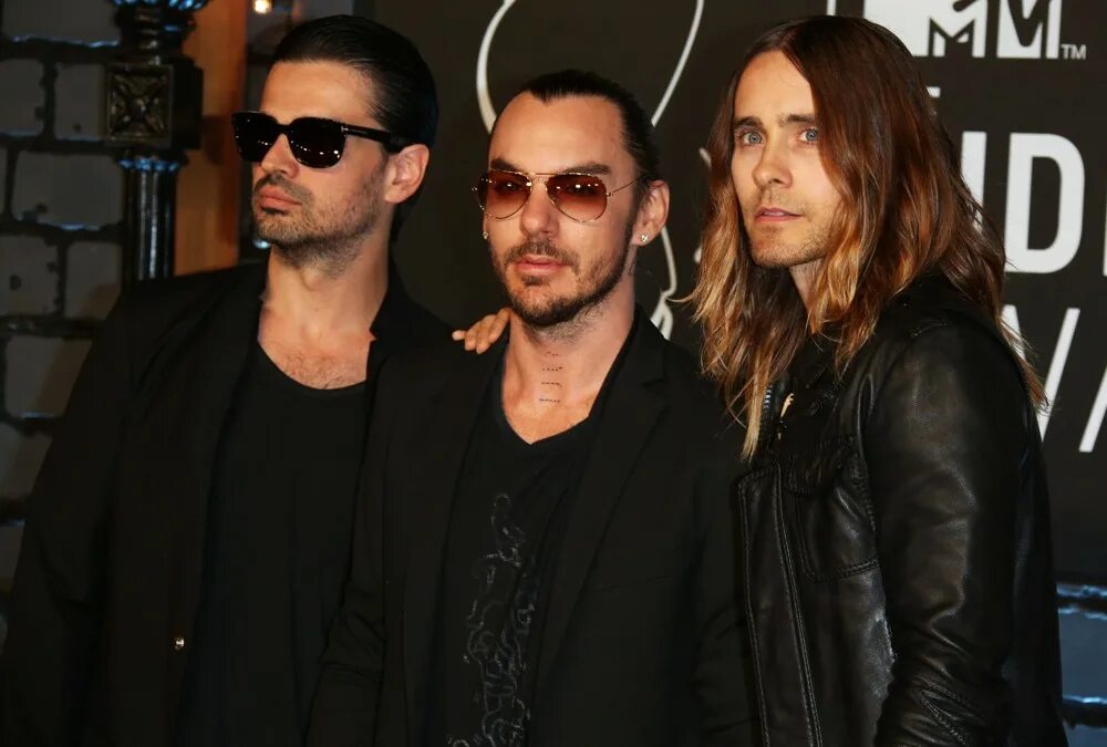 Seasons seconds to mars. 30 Seconds to Mars Шеннон лето. 30 Секонд ту Марс. 30 Секунд до Марса. 300 Seconds to Mars.