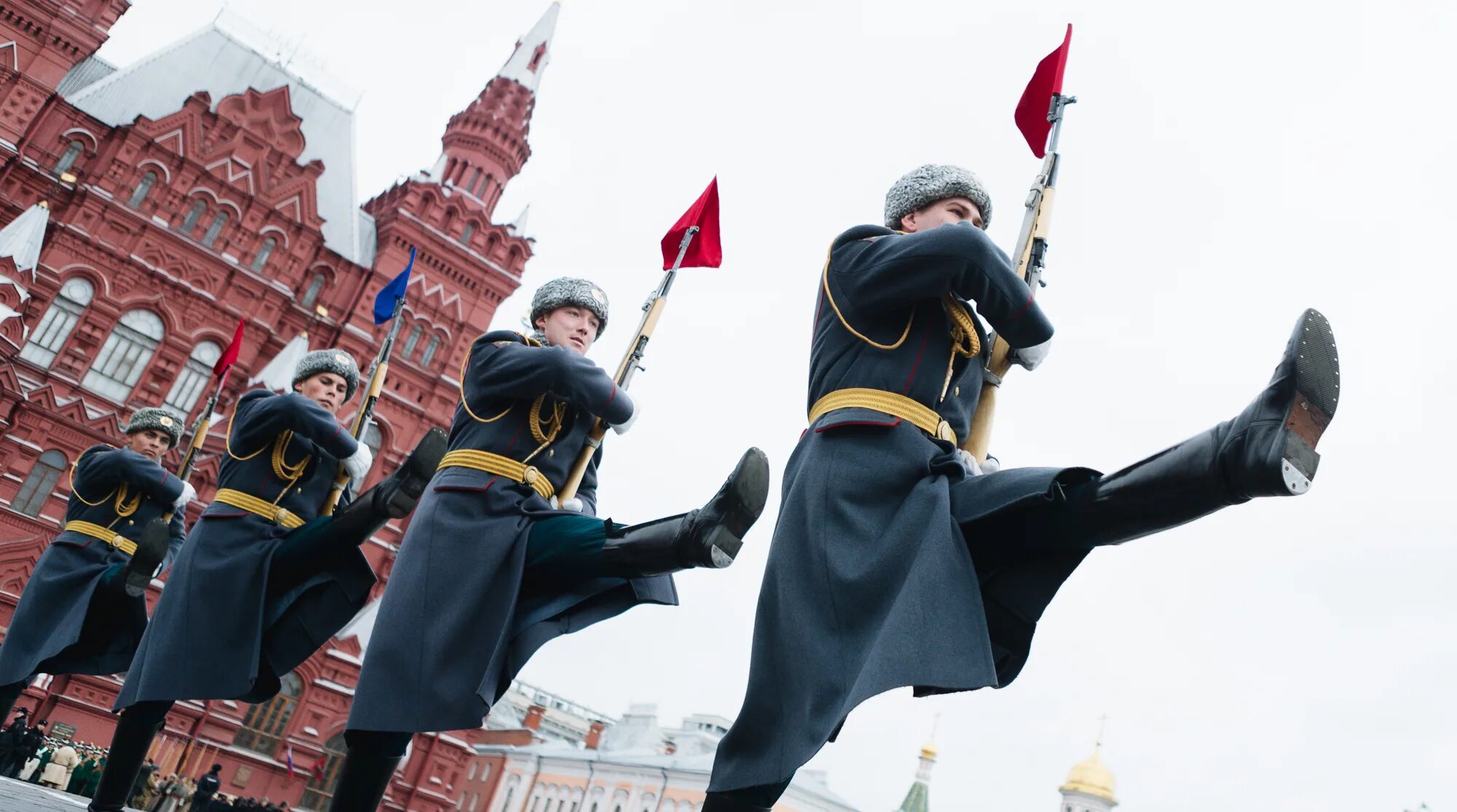 55 летие победы. Военный парад в Кремле. Росгвардия на красной площади. Парад Победы 9 мая 2000. Росгвардия намерасной площади.