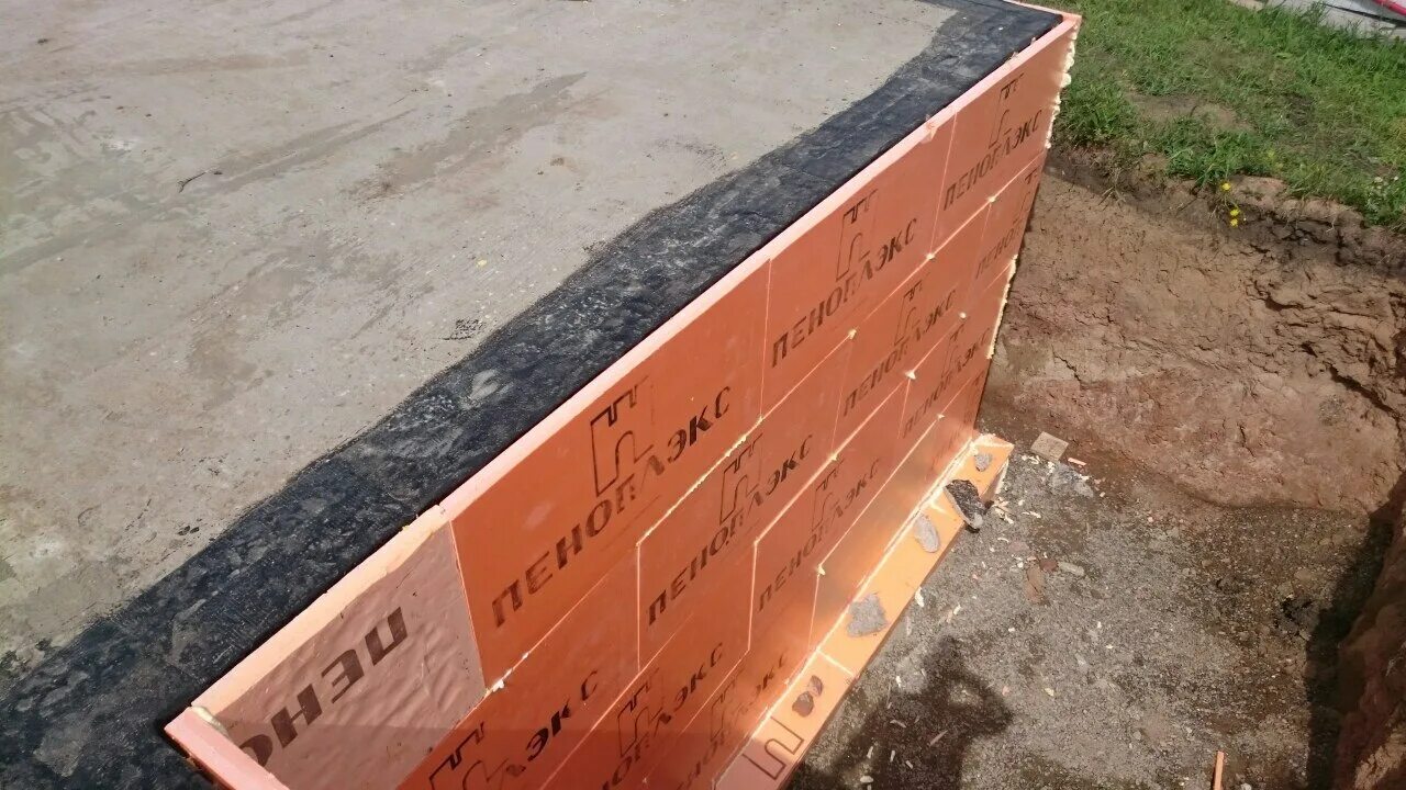 Эппс технониколь для фундамента. Эппс для фундамента. Теплоизоляция фундамента снаружи пеноплексом. Экструдированный пенополистирол пеноплэкс фундамент. Утеплитель пеноплекс фундамент 50 мм.