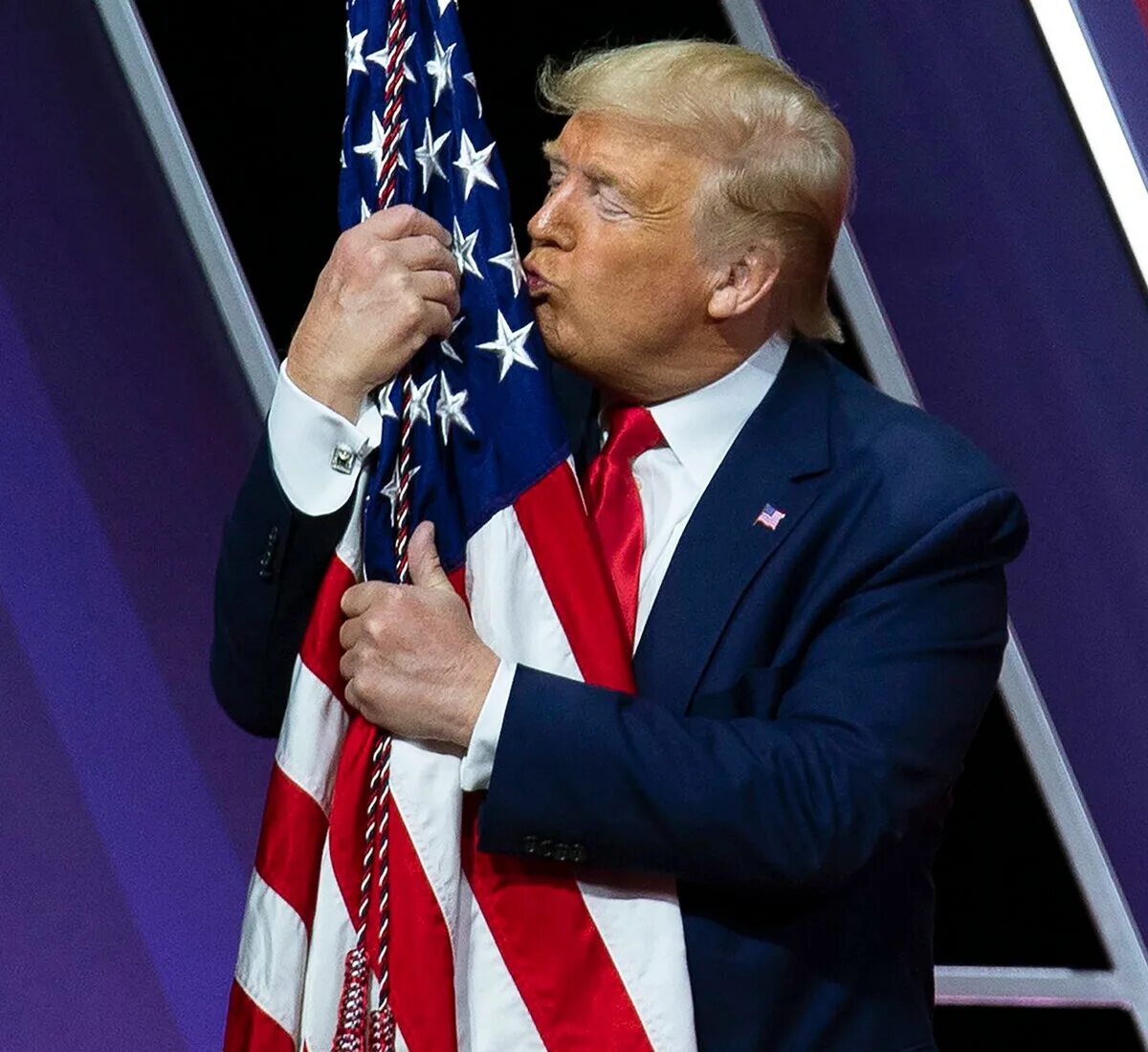 В какой партии состоит трамп. Трамп 2025.
