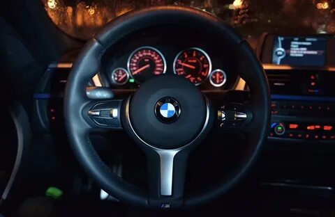 Красивый руль включаю зажигание поехали вперед