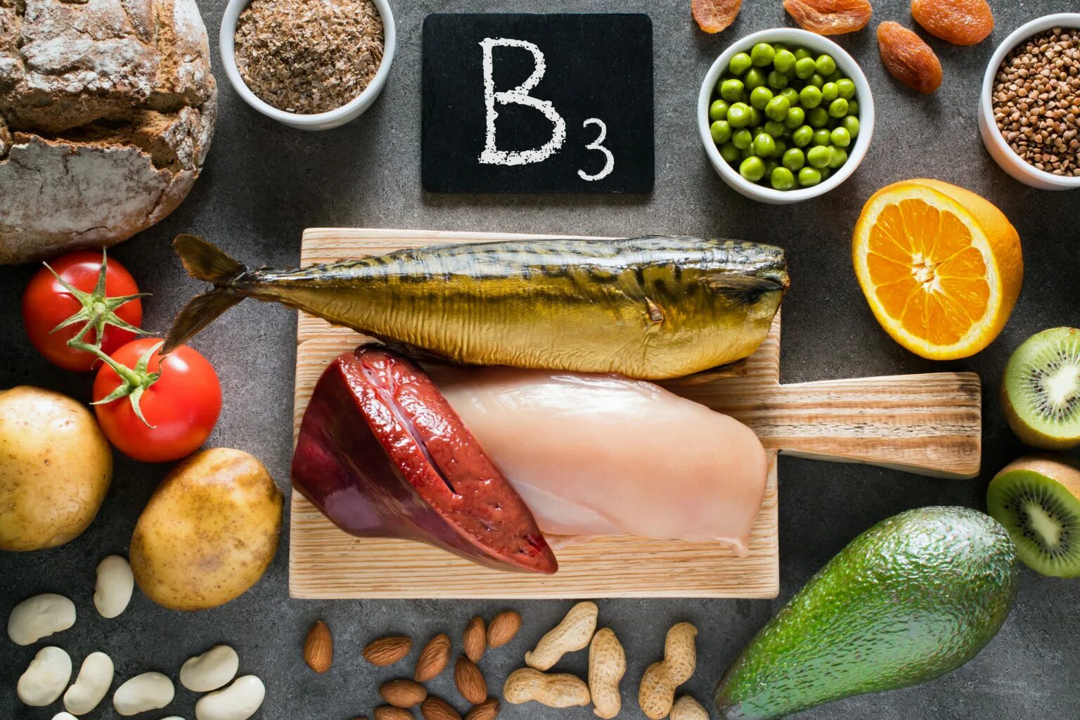 Витамин б в рыбе. Продукты богатые витамином в12 таблица. Витамин в12 картинки. Источник цианокобаламин (витамин в12):. Витамин б12 источники витамина.