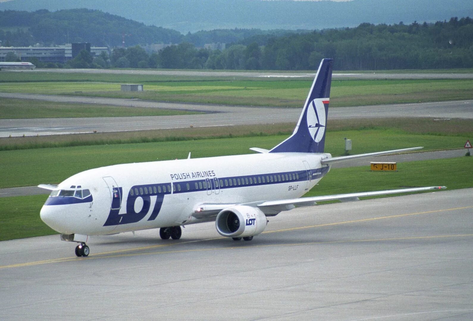 T lot. Польская авиакомпания lot. лот полиш эйрлайнс. lot polish airlines самолеты. самолет польша lot polish.