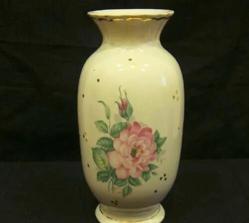 Алюминиевые советские вазы для цветов. Авито вазы для цветов. Фарфоровая ваза для цветов из Румынии. Авито ваза для цветов.