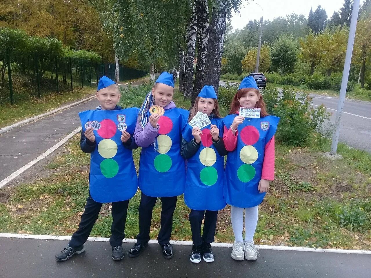 ЮИД Юный инспектор движения. ЮИД В школе. Форма юных инспекторов дорожного движения. Костюм ЮИД. Выступление агитбригады юид по пдд на конкурс