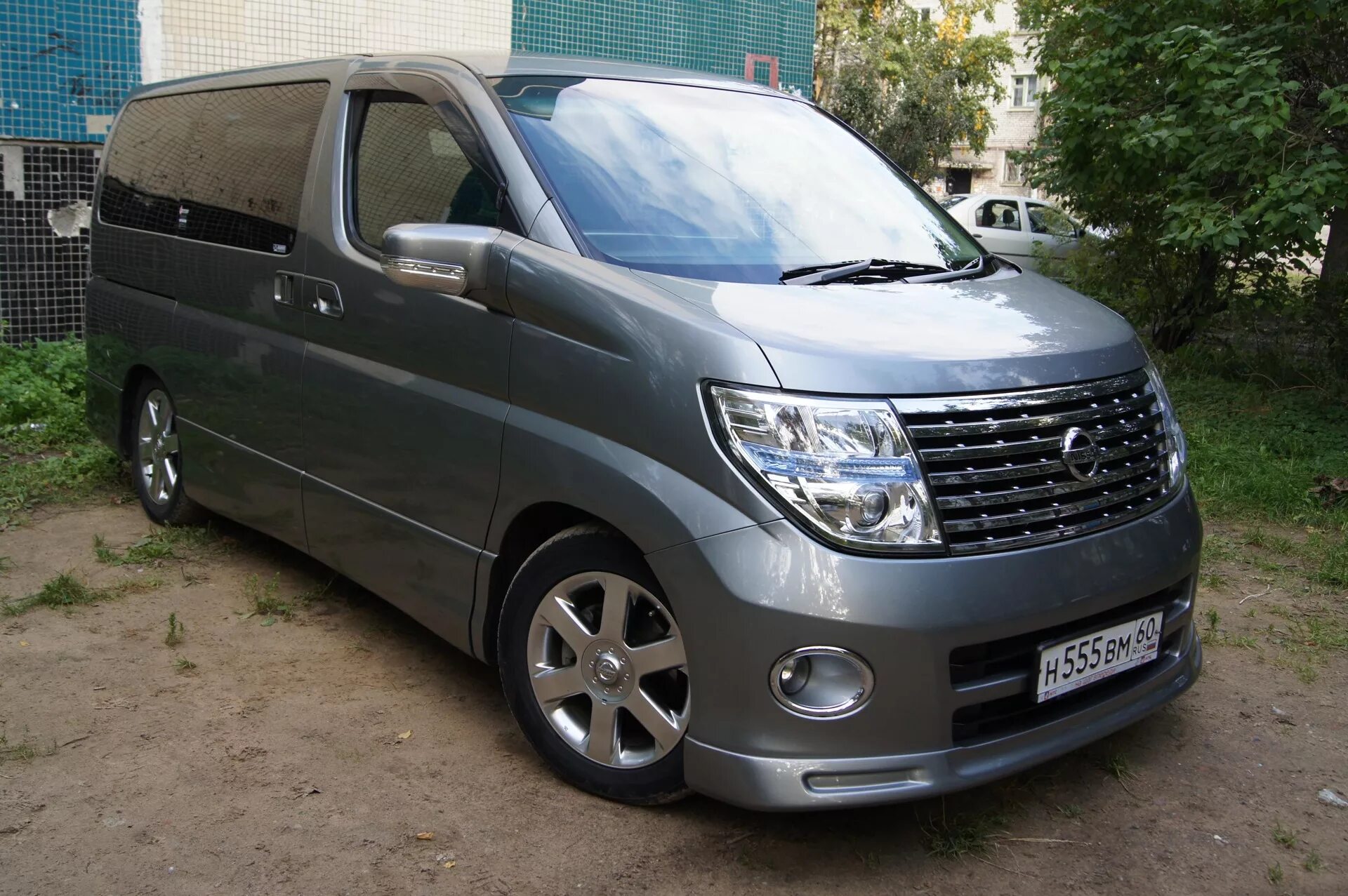 Авто бу краснодарский край купить на авито. Nissan Elgrand 2006. Nissan Elgrand 2005. Запчасти Ниссан Эльгранд e51. Ниссан Эльгранд с пробегом.