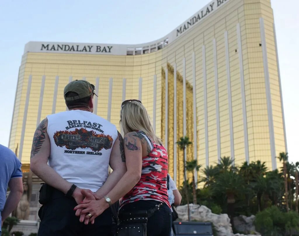 Что случилось в вегасе в москве. Las Vegas mandalay Bay shooting. Отель mandalay Bay в Лас-Вегасе.