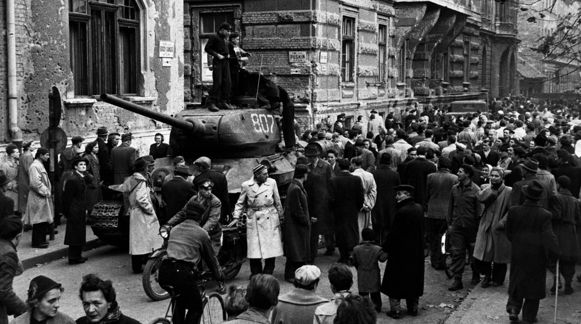 Венгерский кризис дата. Венгерское восстание 1956. Венгрия 1956 год операция Вихрь.