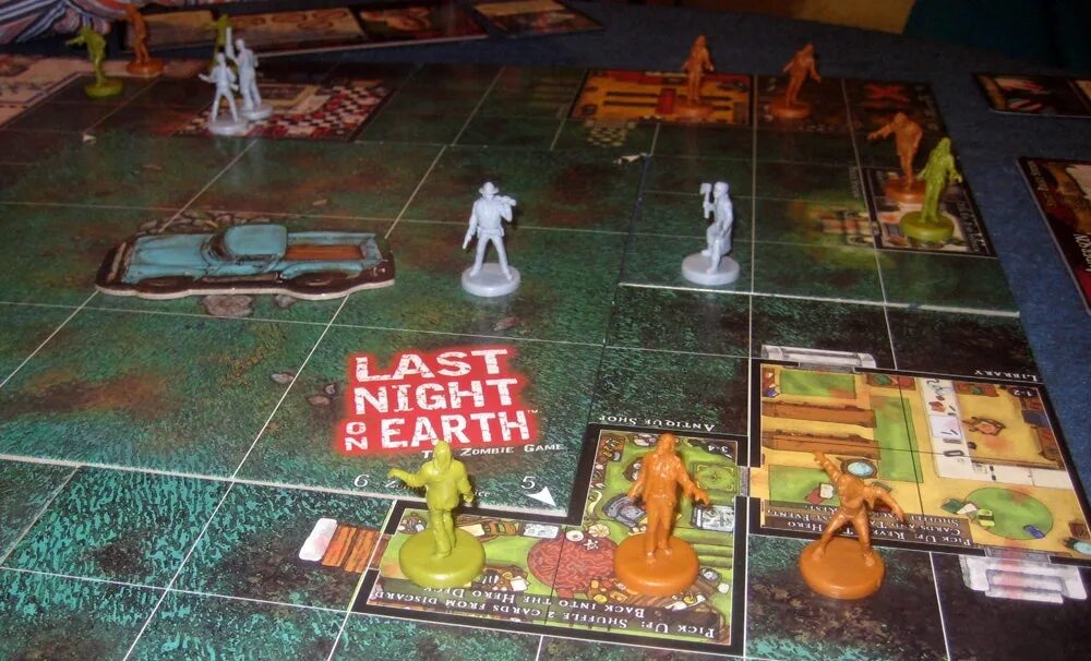 Last Night on Earth игра. Фигурки для игры в настольные игры. Зомби в доме настольная игра. Маленькие домики для настольных игр. Правила настольной игры зомби