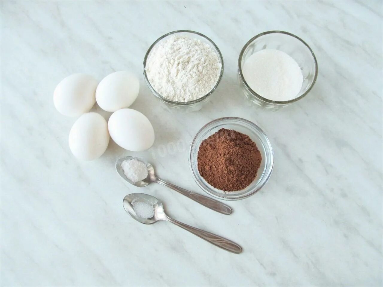 Что можно приготовить из яиц и какао. Мука какао яйца сахар. Мука яйца сахар. Ингредиенты для шоколадного бисквита. Какао Ингредиенты.