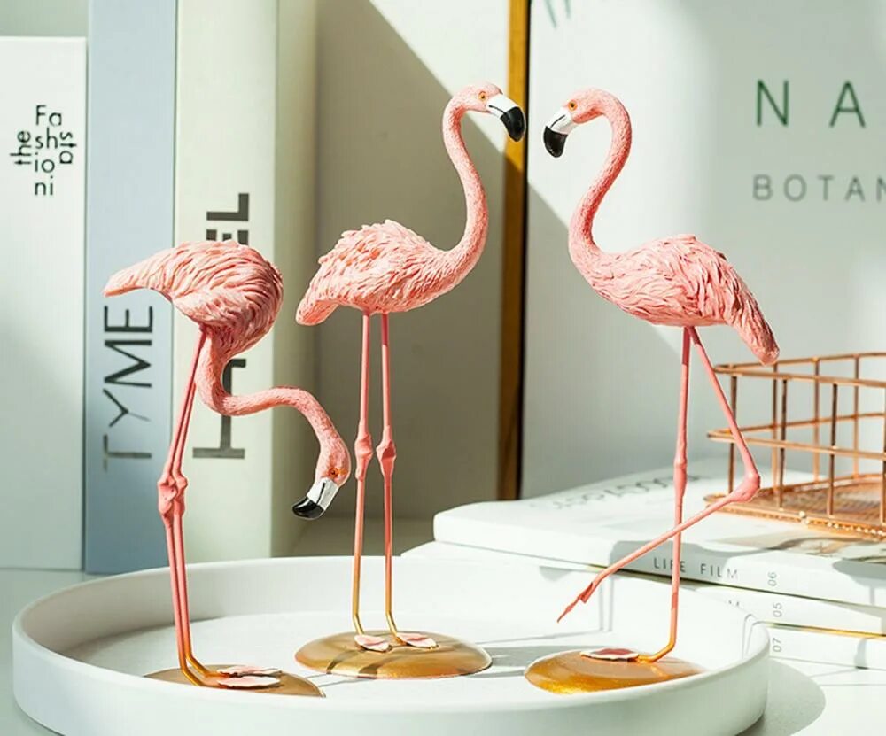 Фламинго статуя. Фламинго из пенопласта. Предметы интерьера с Фламинго. Фламинго скульптура розовый. Квартиры фламинго купить