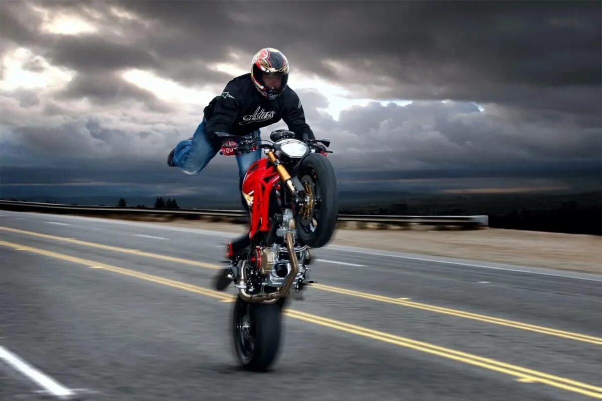 Мотоциклист ютуб. Ducati 797. ducati monster street ride v284. мотоциклитор. мотоциклист.
