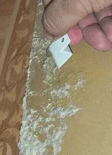 Монтажная пена с линолеума