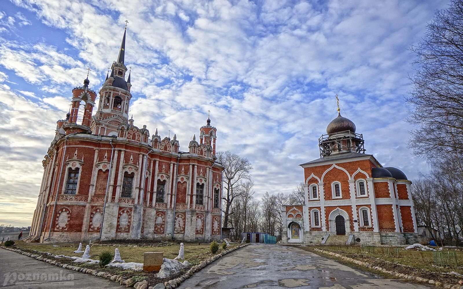 Можайск кремль. Можайский кремль можайск. никольский храм в можайске.
