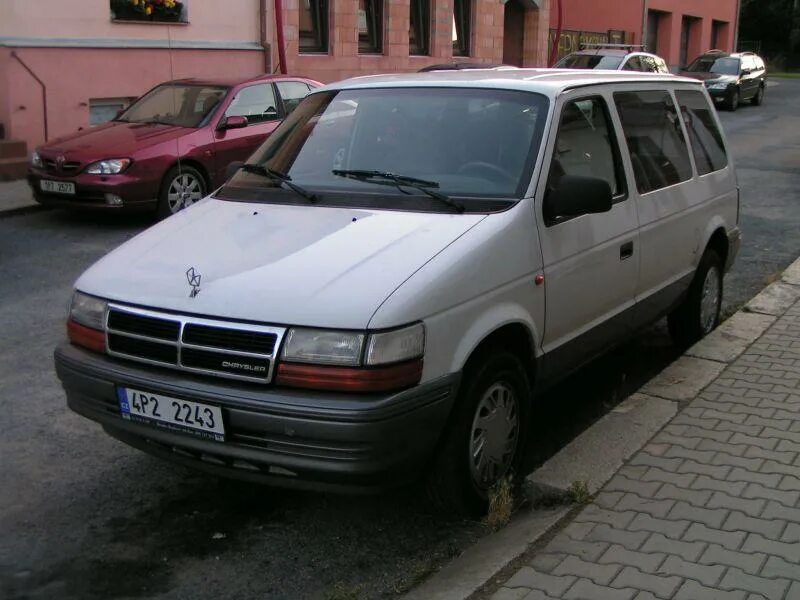 Крайслер вояджер 2.5 дизель купить. Крайслер Вояджер 1994. Chrysler Voyager 2.5 td. Крайслер Гранд Вояджер 1994. Крайслер Вояджер 2.5 дизель 1995.