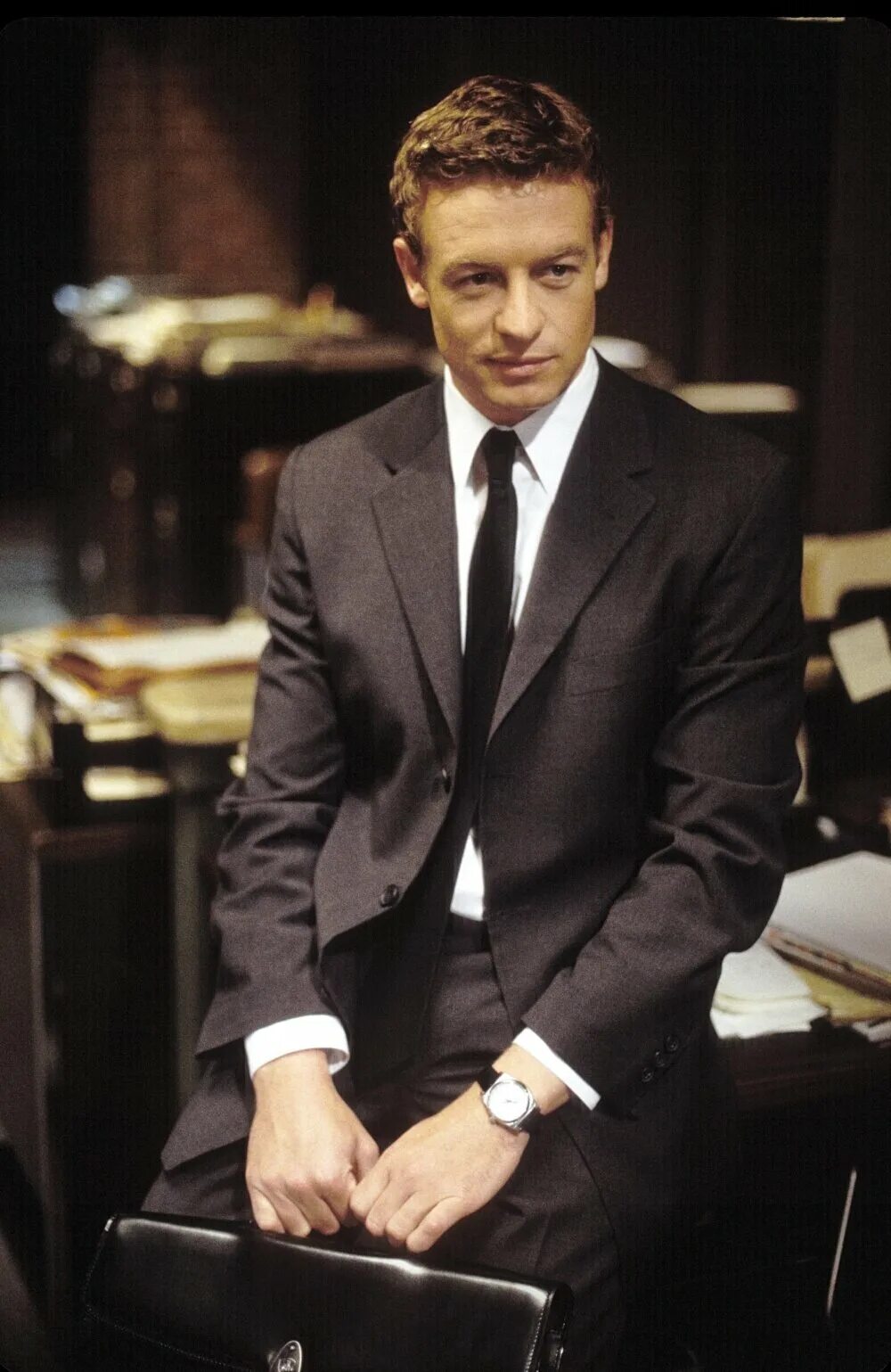 защитник the guardian сша 2001 2004. защитник 2004 сериал. защитник 2001 кадры из сериала саймон бейкер. защитник the guardian сша 2001 2004. саймон бейкер защитник.