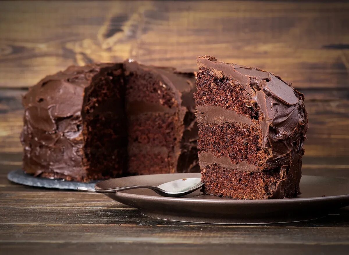 Торт пища. Торта «devil`s food cake». торт пища дьявола. торт дьявольский шоколадный. день торта пища дьявола.
