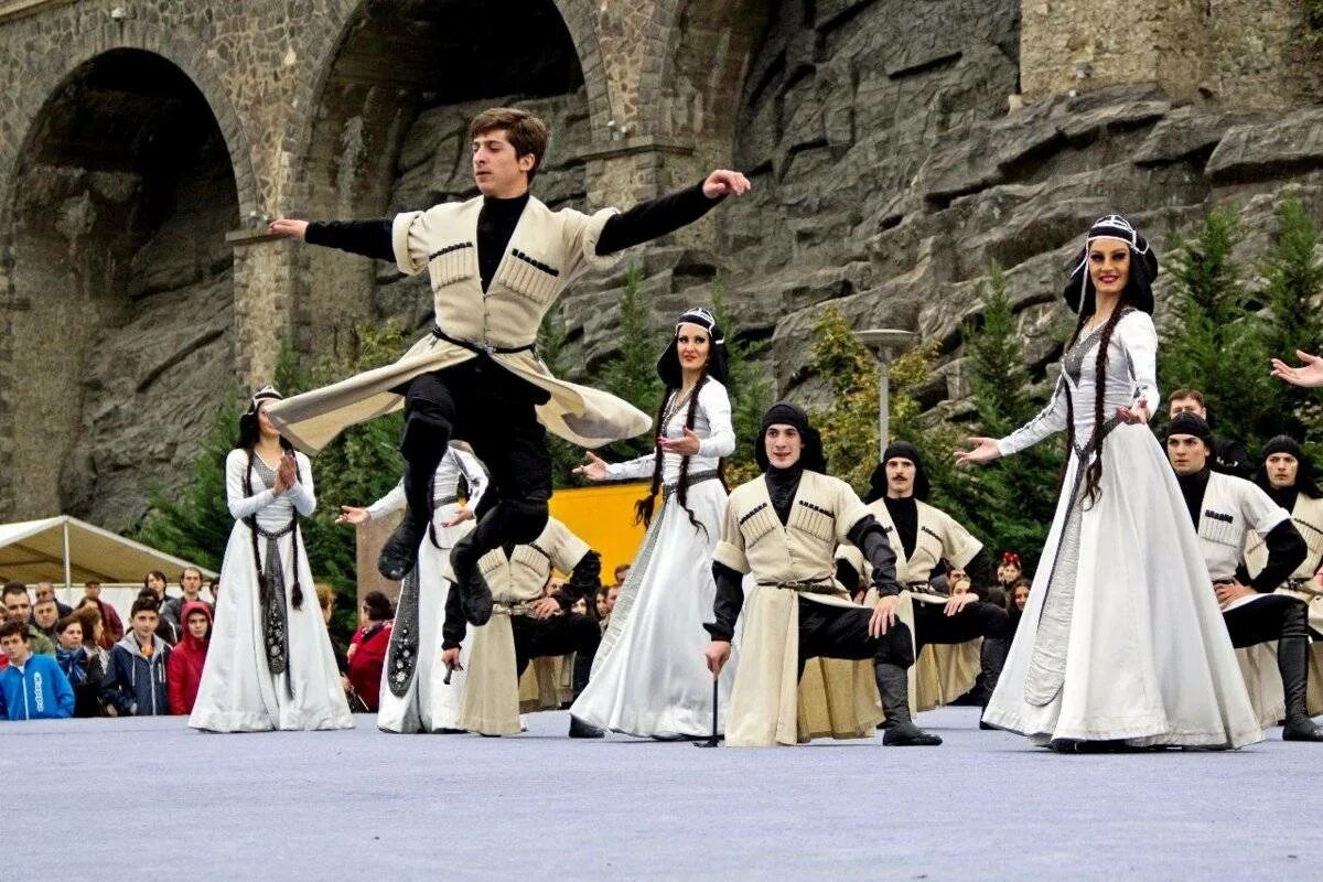 Особенности грузии. Народы Кавказа грузины. Картули цеква. Грузия танец Картули. Национальные танцы Грузии.
