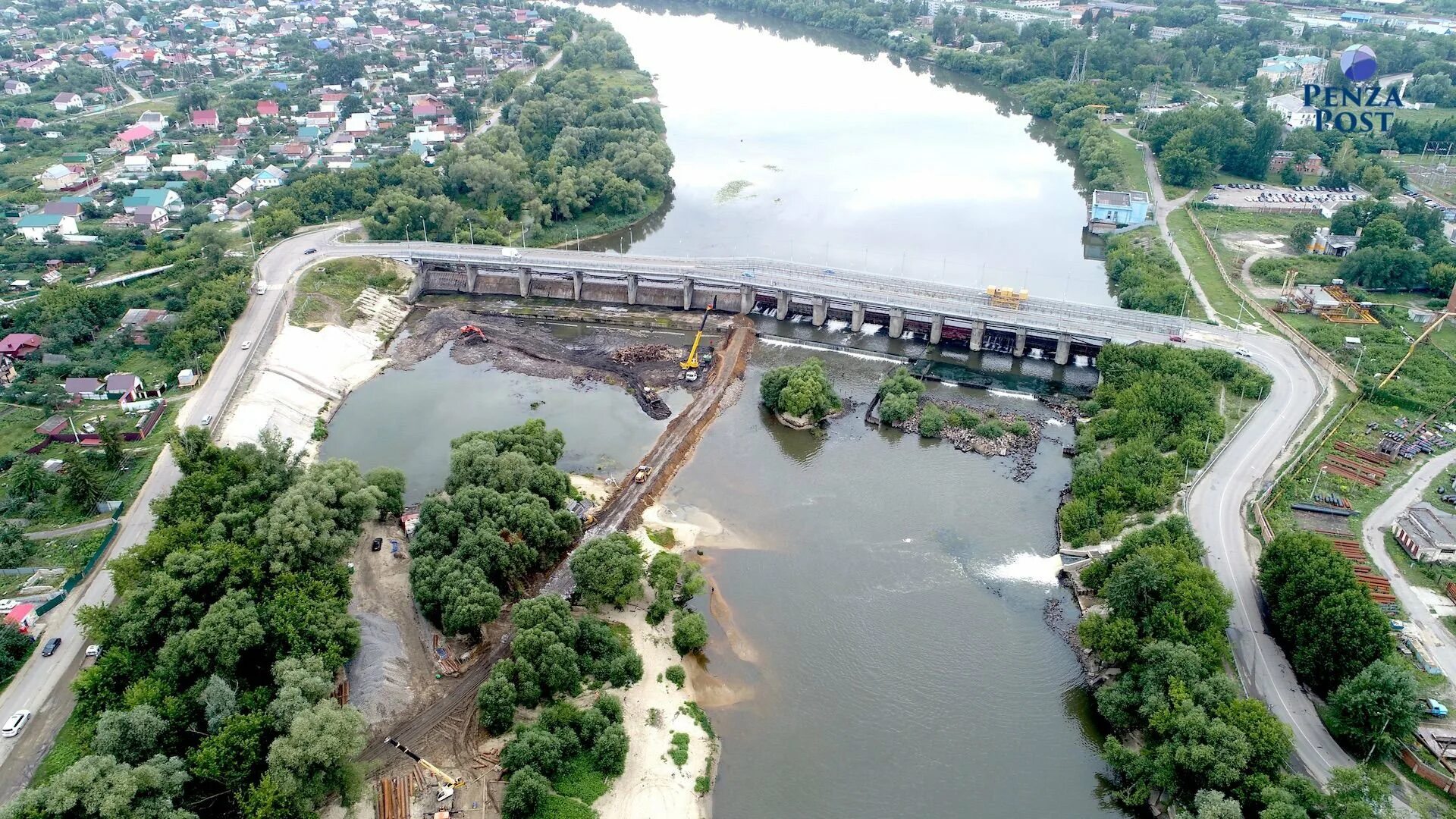 Вода в реке сура. Река Сура Пенза. Речка Сура Пенза. Река Сура в Пензенской области. Плотина в Пензе на реке Сура.