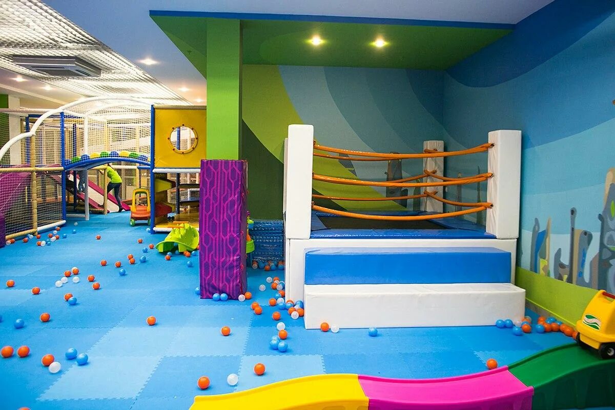 игровая комната в планете пермь. игровой центр поиграйка волжский. планета игровая комната. большая игровая комната в перми. тц планета пермь детская комната.
