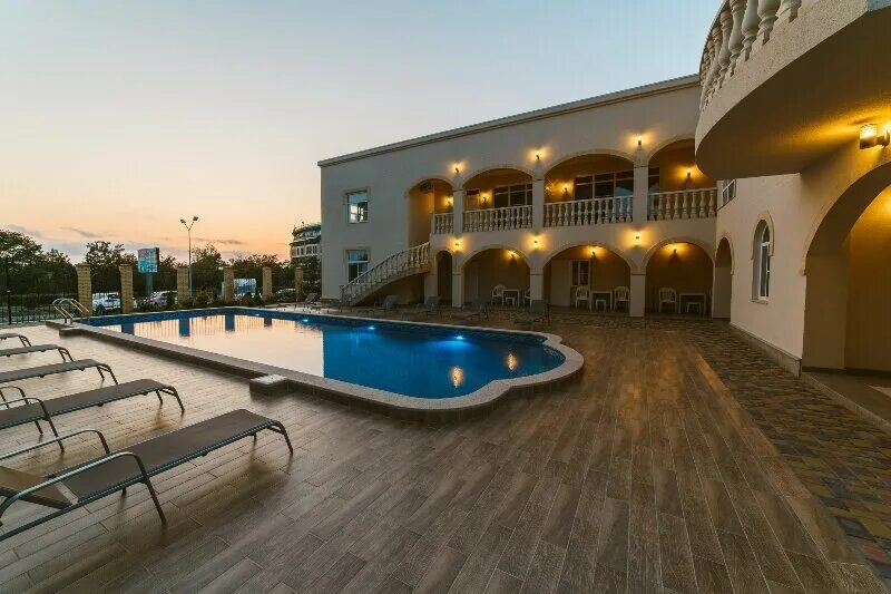 Гостевой дом стефания витязево. Дом с бассейном витязево снять. Витязево гостиницы с бассейном. Витязево гостевые дома феникс. Витязево бассейн.