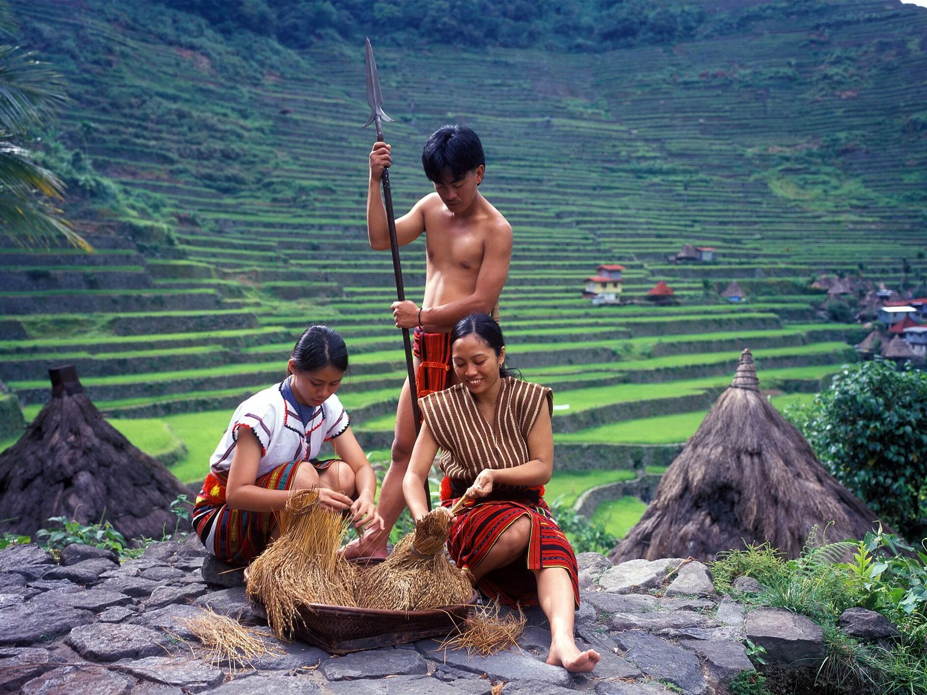 Филиппинцы панхактукан. Микронезийцы палау. Племя негрито андаманские острова. Даяки племя. Мир наизнанку бразилия племя яномами.