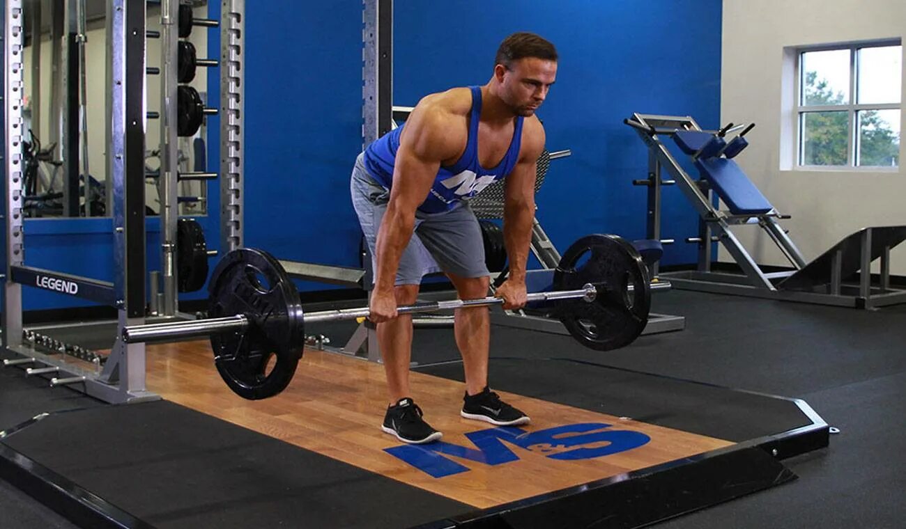 Тяга мышц. Тяга Дедлифт. Румынская тяга. Barbell straight Leg Deadlift. Становая тяга.