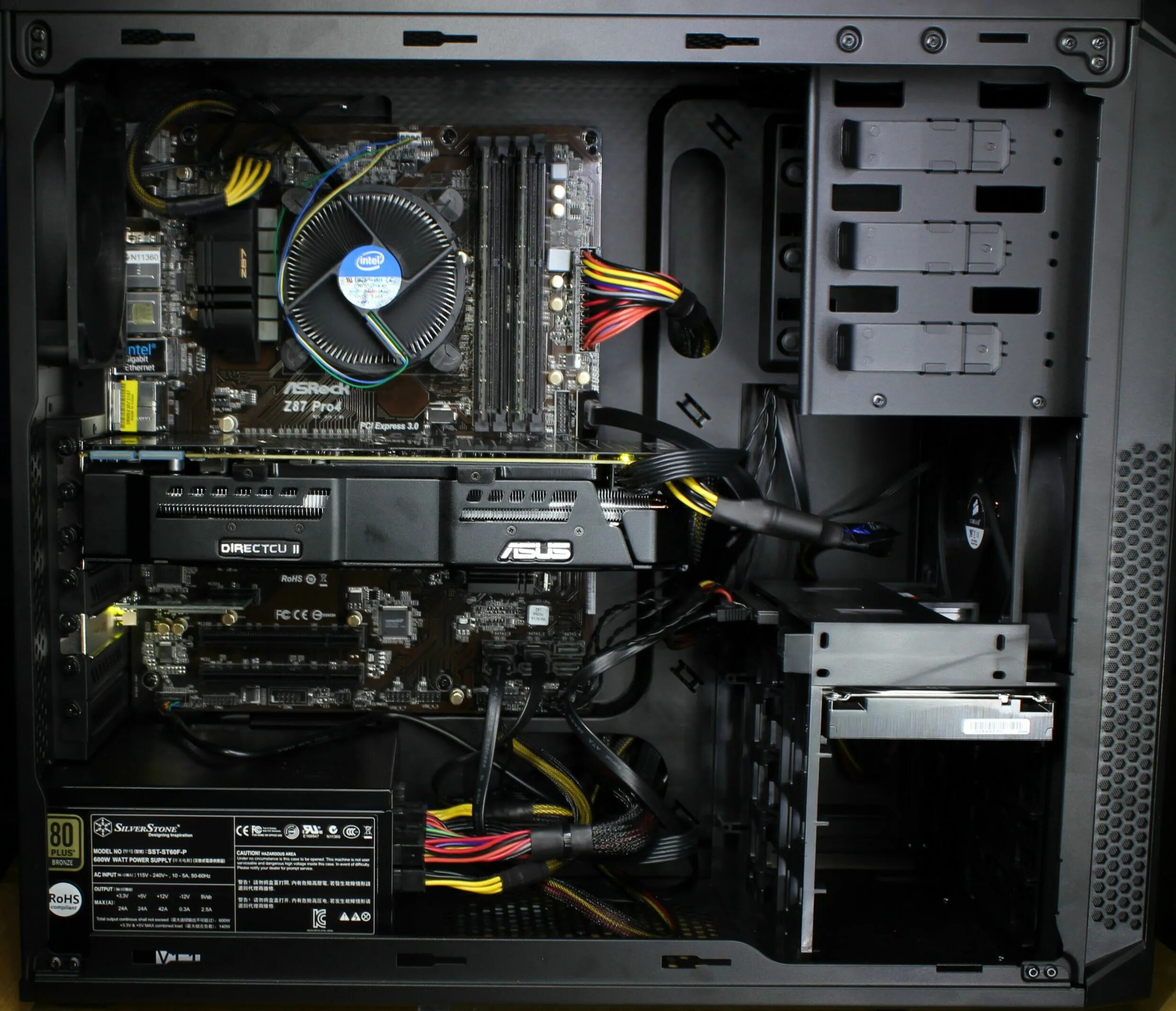 Inside the computer. Inside компьютер. Системный блок внутри обои. Опломбировать системный блок. Inside the Computer Case.