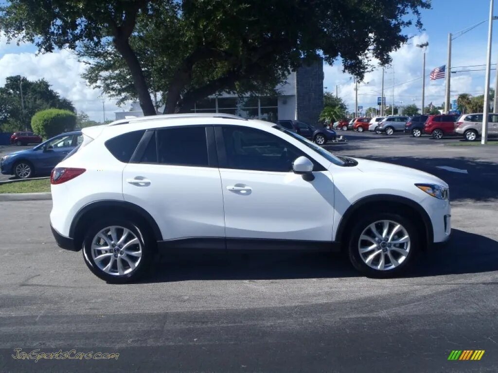 белый круглый кристалл. Xc60 2021 crystal white. Mazda cx 5 crystal white pearl. Crystal white pearl. Mazda cx 5 white pearl.