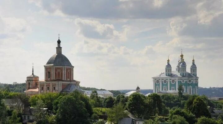 Смоленск плюсы города. Город смоленск крепостная стена. Виды смоленска. Смоленск плюсы города. 1160 смоленск.