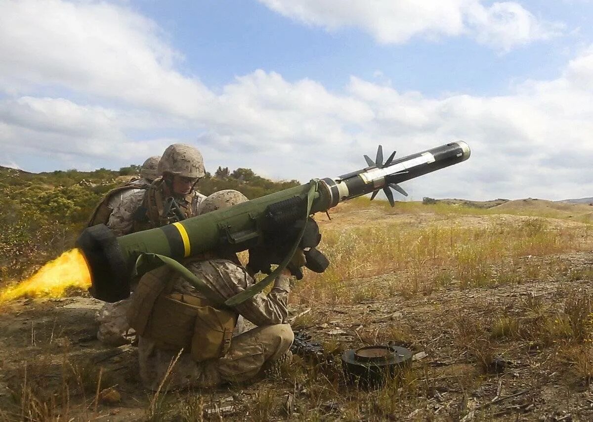 ПТРК FGM-148 Javelin. Противотанковый комплекс Джавелин. FGM 148 Джавелин. Ракетный комплекс Джавелин. Украина оружие против россии