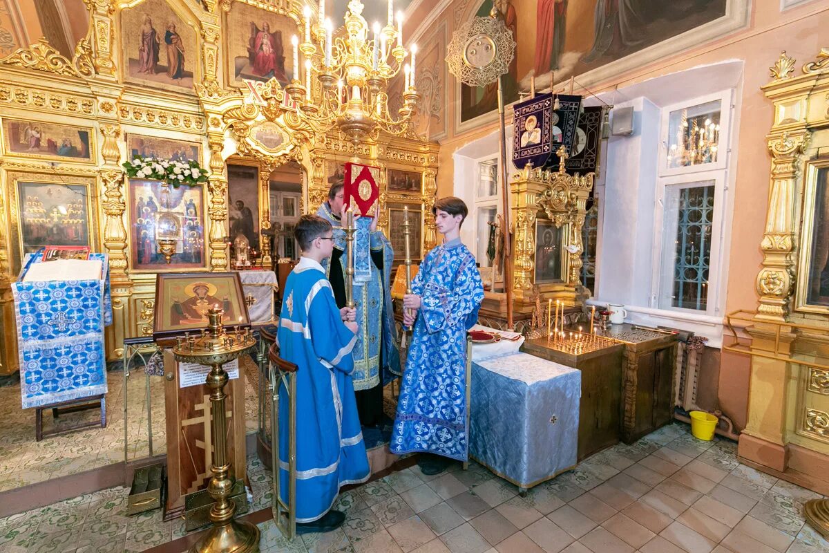 служба в храме в щелково