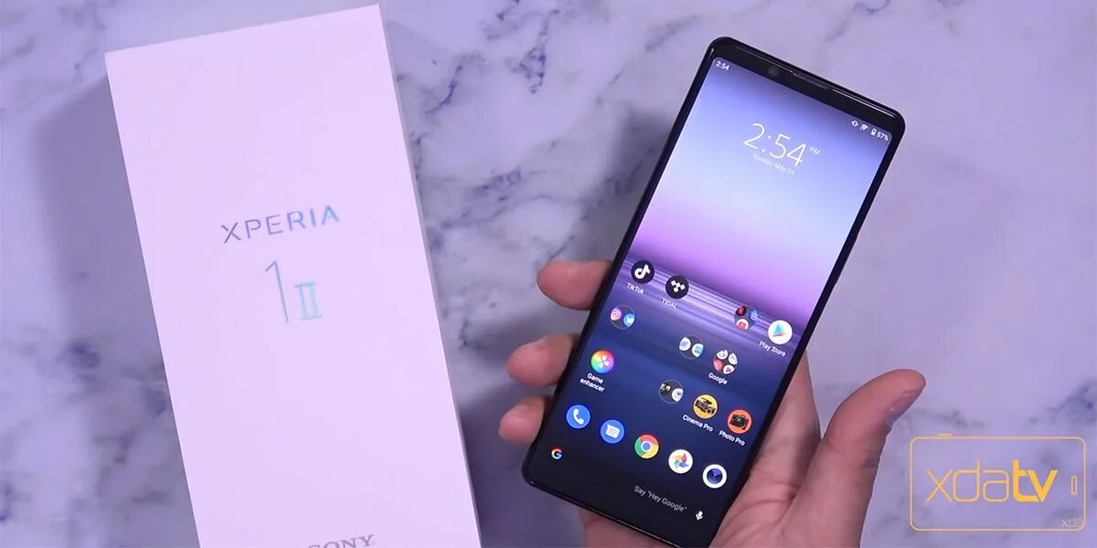 Xperia 1 II. Xperia включается