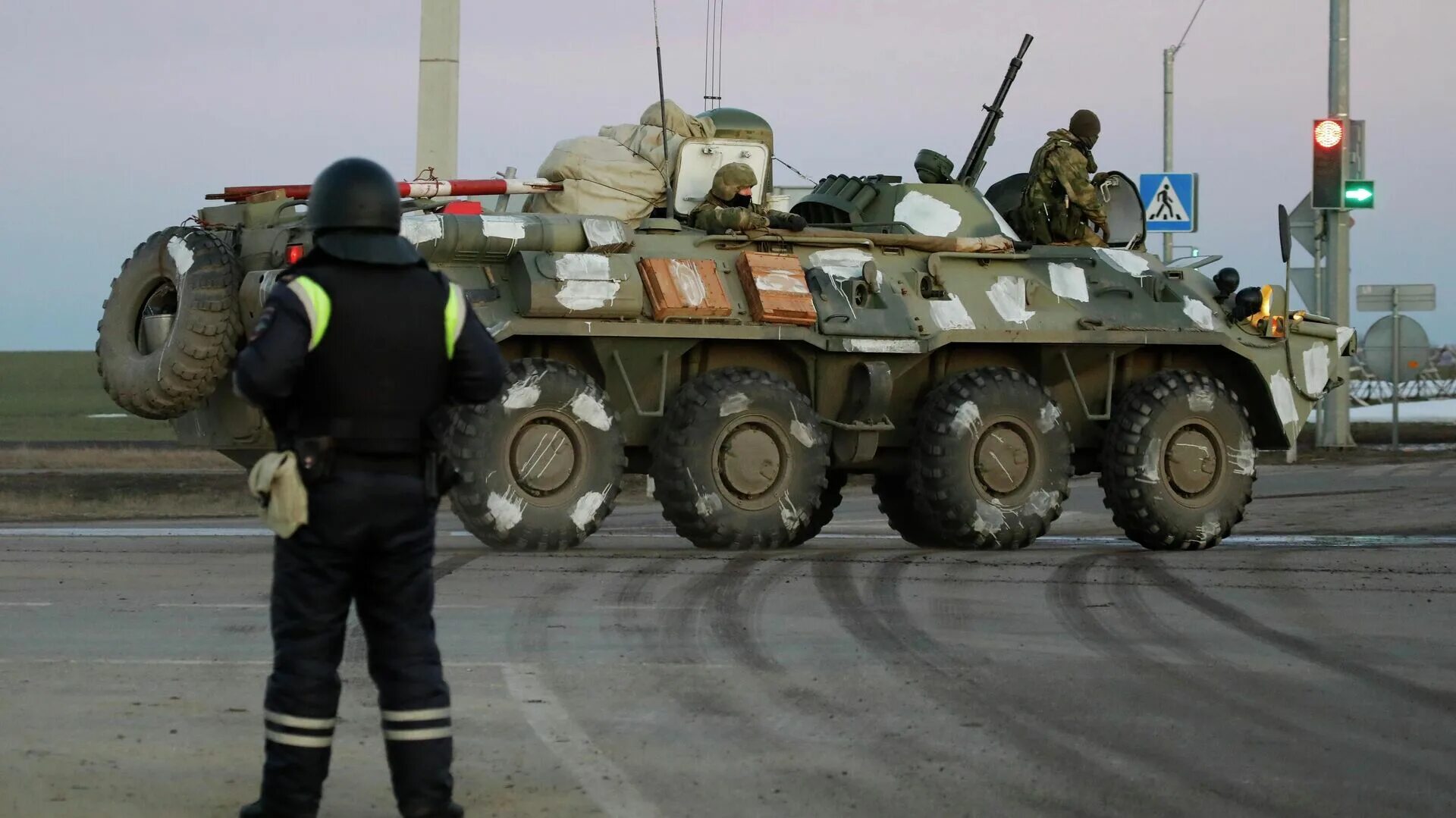 Военная операция эксперт. БТР 80 Донбасс. БТР 80 ВСУ. Российская техника. Боевые машины России.