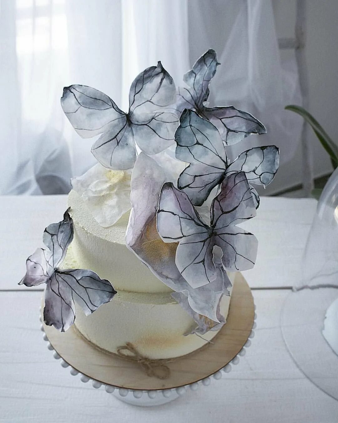 Торт с вафельными цветами. Торт «бабочки». Вафельные цветы для торта.