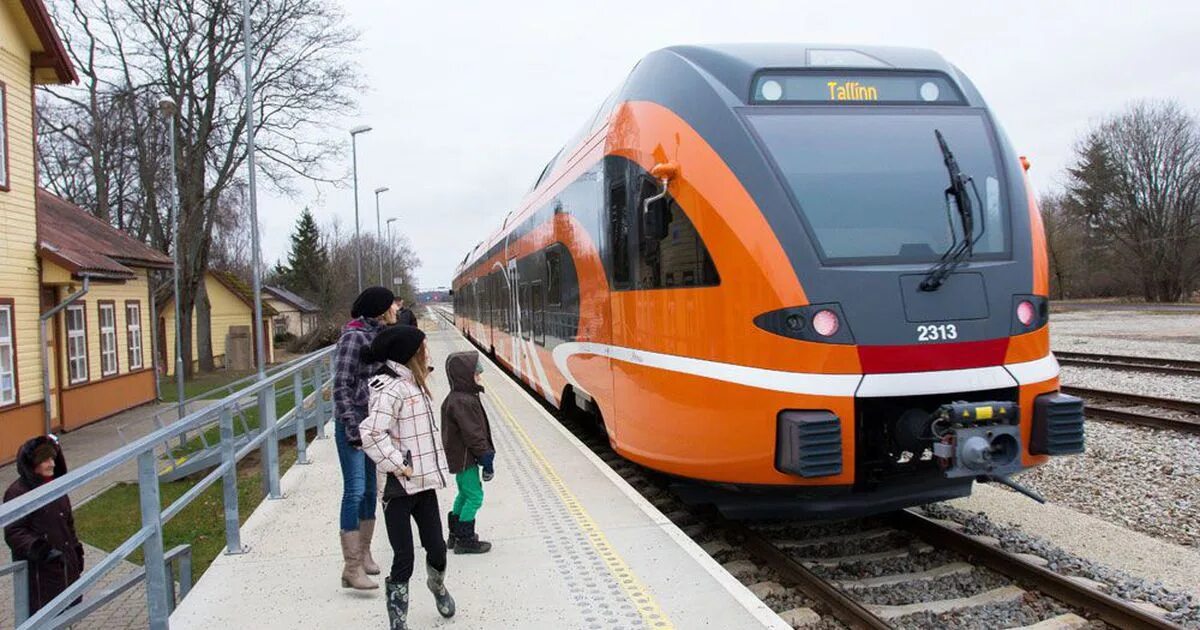 Stadler flirt эстония. Эстонская железная дорога. Штадлер флирт эстония. Эстонская железная дорога. Эстонская электричка.